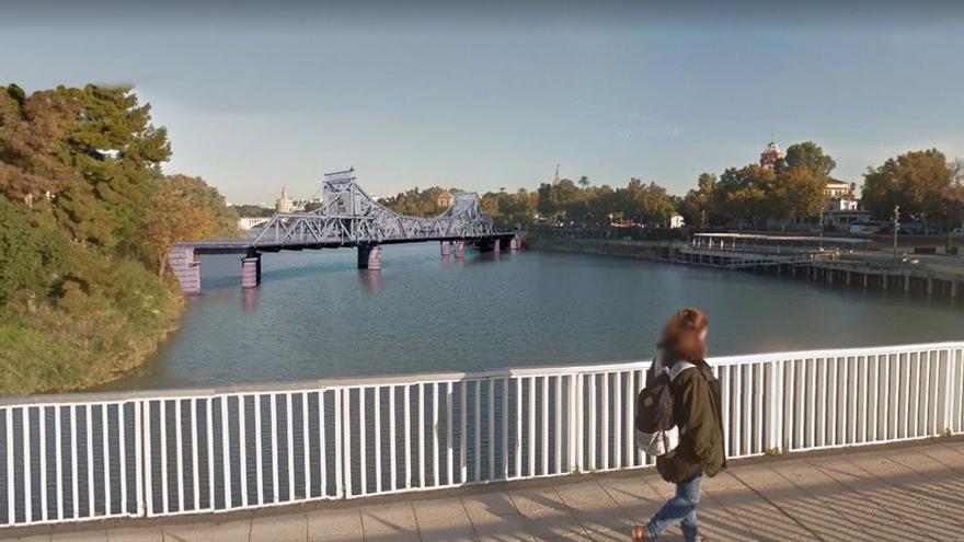 El Ayuntamiento ve &quot;incompatible&quot; el puente de Alfonso XIII para Altadis