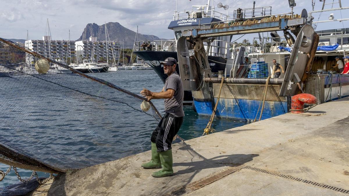 Así ha sido la protesta en Santa Pola contra las restricciones en la pesca de arrastre de la UE