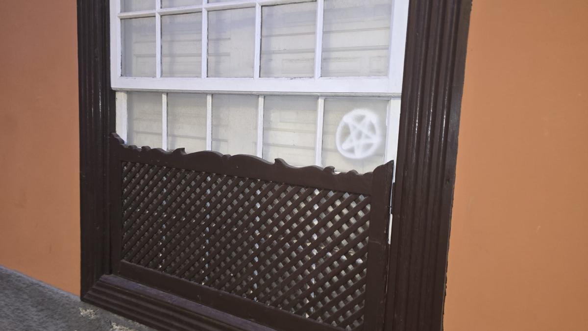 La Policía Local de La Laguna busca a los autores del atentado vandálico contra el casco histórico