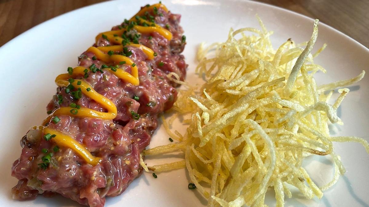 El 'steak tartar' del restaurante Traca.