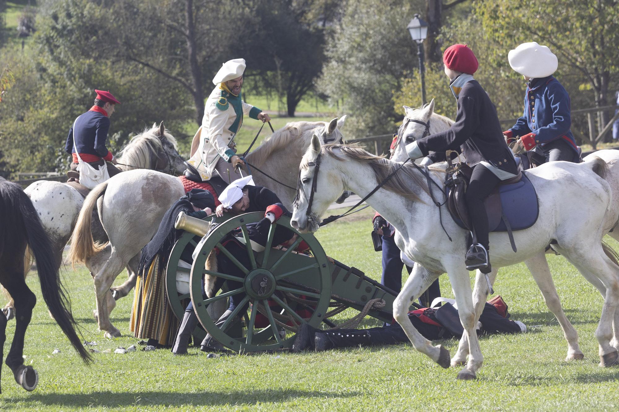 EN IMÁGENES: Así fue la recreación de la batalla del Desarme, en Oviedo