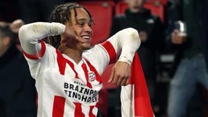 Xavi Simons marcó un golazo en la victoria del PSV