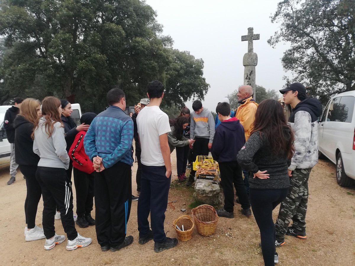 Alumnos de Muga en la salida micológica