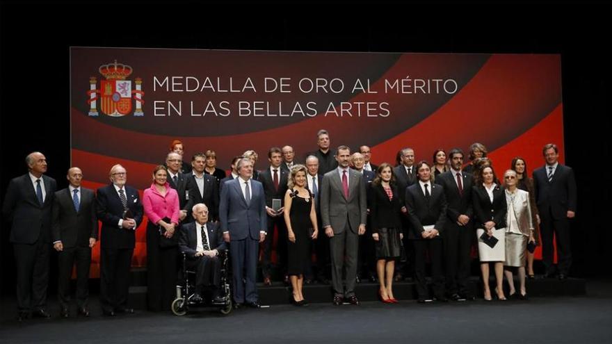 Vicente Amigo y Blanca del Rey reciben en San Sebastián las Medallas de Bellas Artes