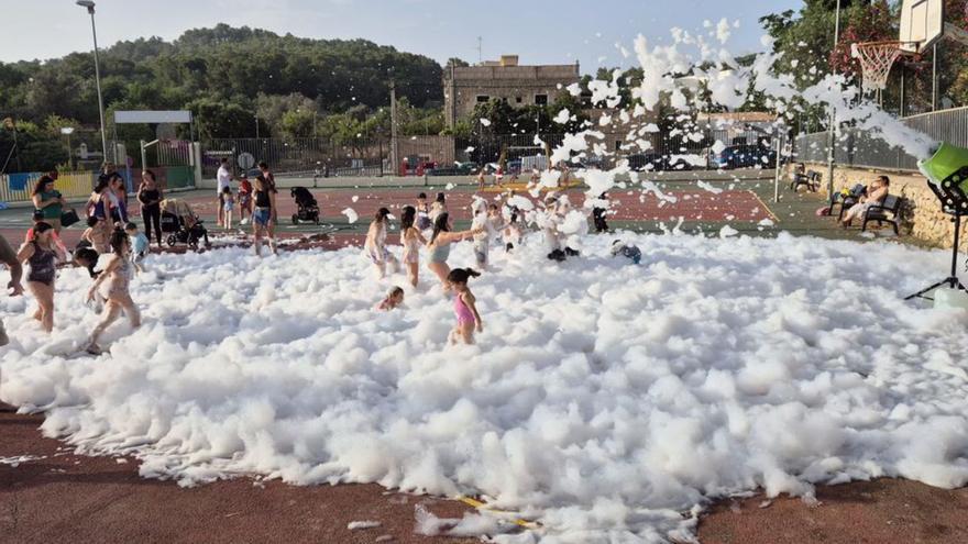 Espuma y cine para una tarde divertida en familia