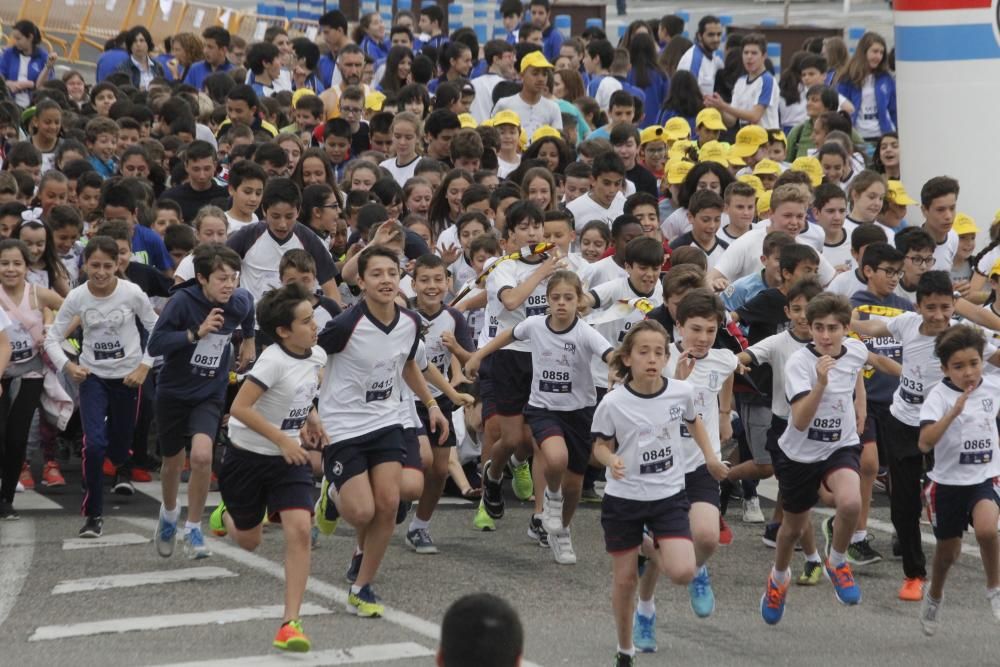 Los escolares asaltan la Escuela Naval