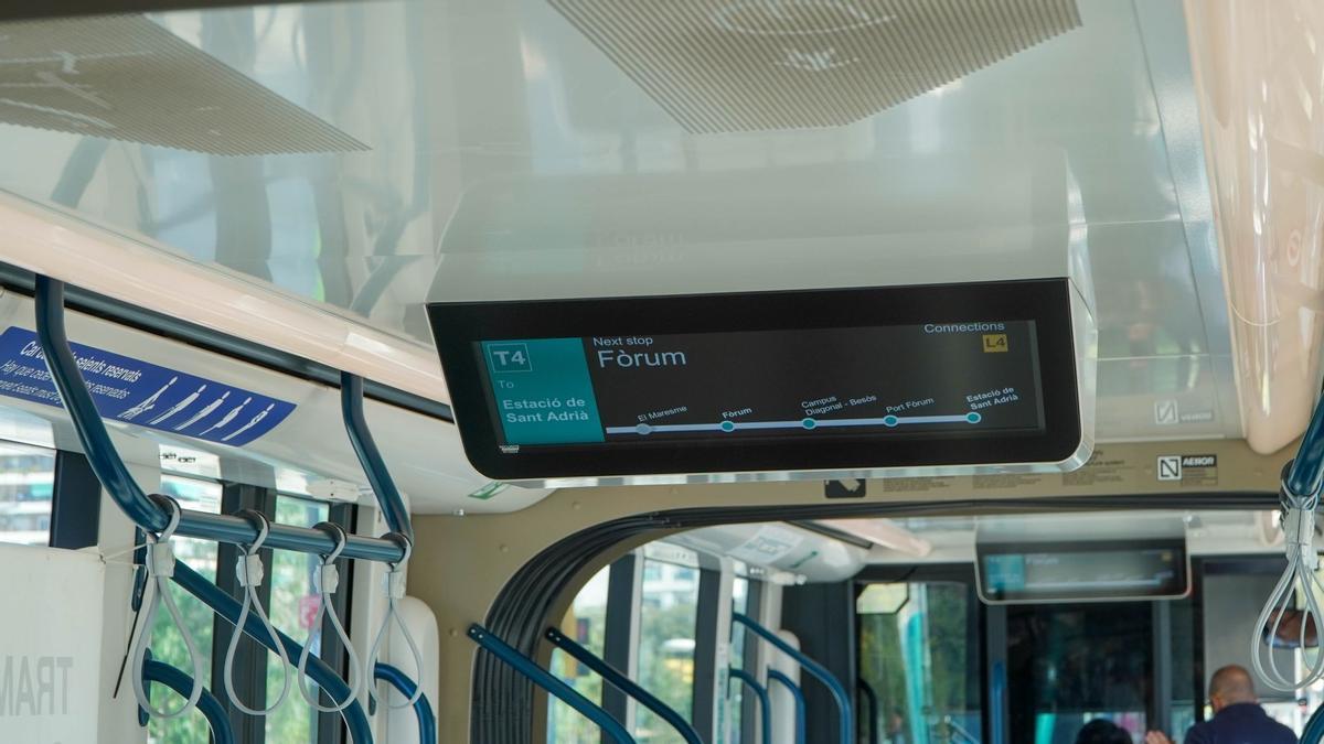 Los tres nuevos tranvías han empezado a circular este viernes tras un largo periodi de pruebas.