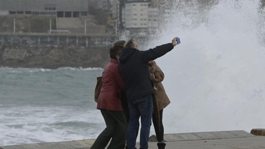 Activada la alerta por vientos costeros y fuerte oleaje en Galicia