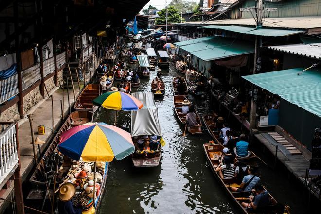 Mercado de Bangkok que puede navegarse