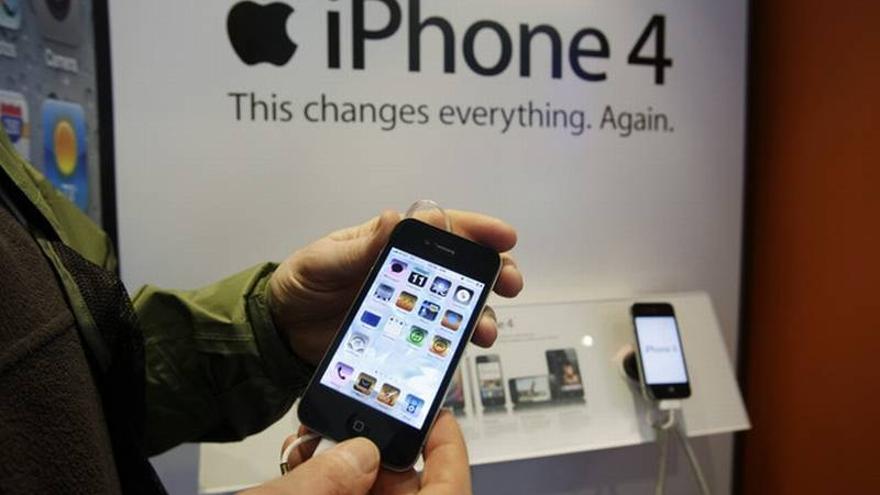 EEUU falla a favor de Samsung y prohíbe la venta del iPhone 4