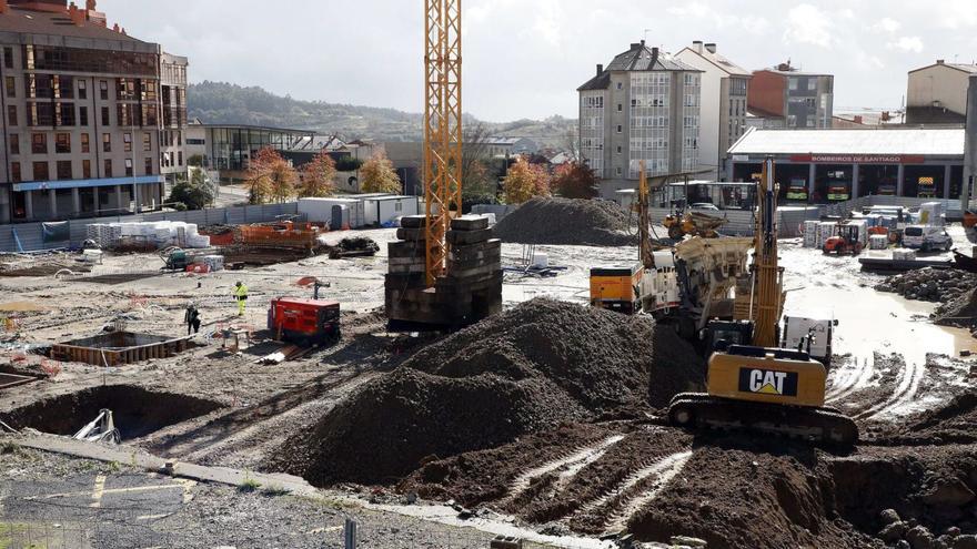 Los edificios se distribuirán en 4 plantas, dos por debajo y dos por encima de la cuota del acceso principal desde la plaza de Camilo Díaz Baliño / |  A. HERNÁNDEZ