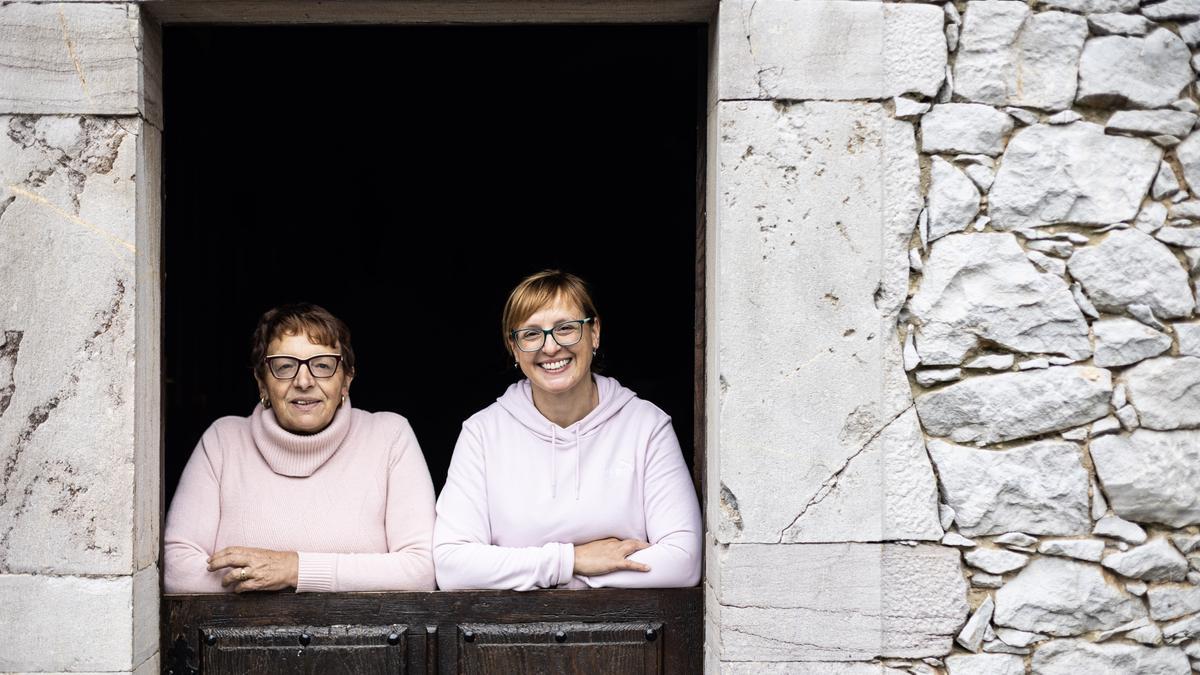 PATRICIA SUAREZ Y SU MADRE EN LA CASONA DE BELMONTE