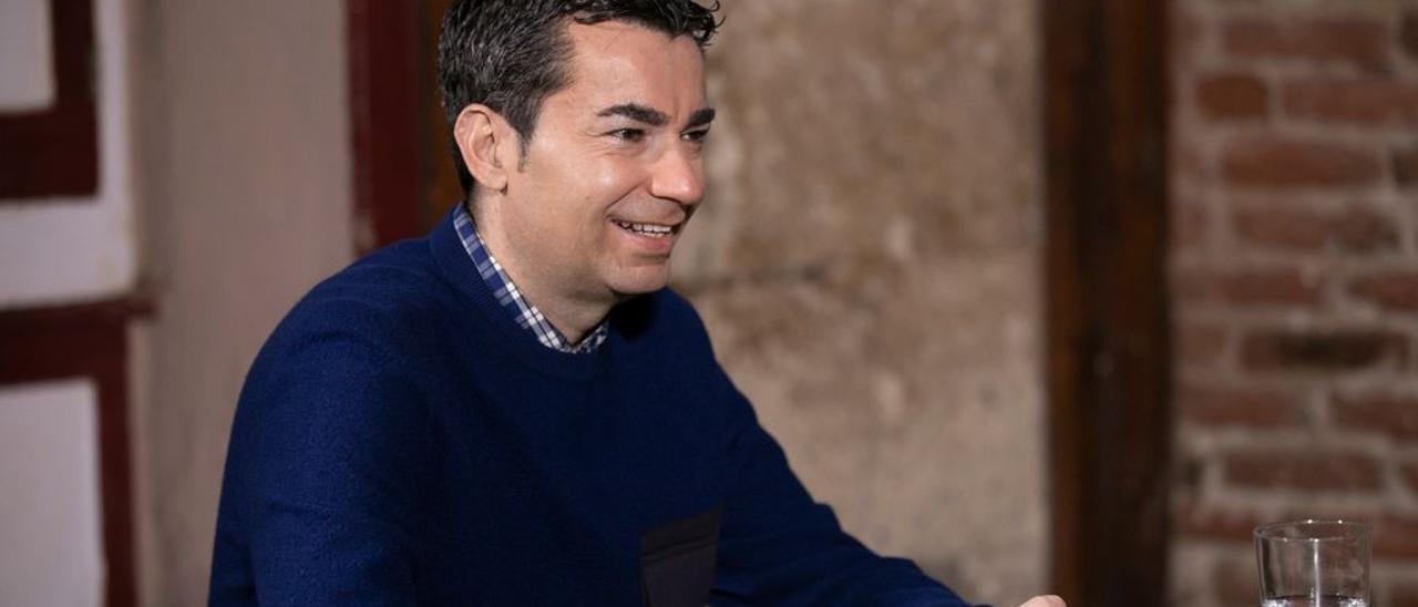 El periodista Pedro Guerra, durante la grabación de un episodio de 'Confesiones'.