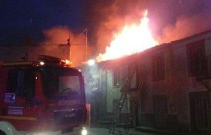 Las imágenes del incendio en Muga