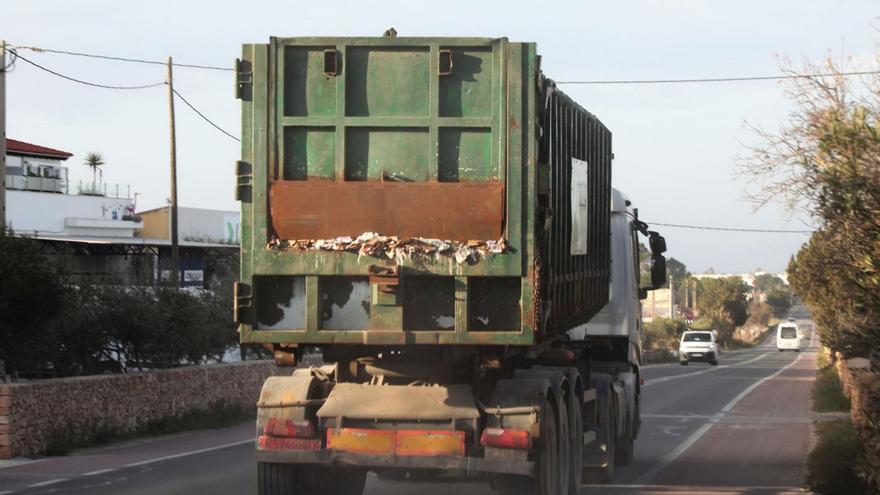 El Parlament balear pide al Estado que pague el traslado de los residuos de Formentera