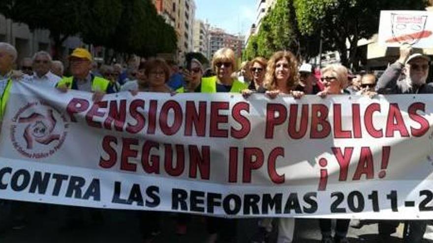 Un momento de la concentración celebrada en València, que partió de la Plaza del Ayuntamiento.