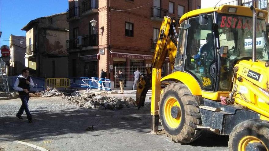 Las obras en Puerta de Morales obligan a cortar al tráfico El Sol y Puerta Nueva