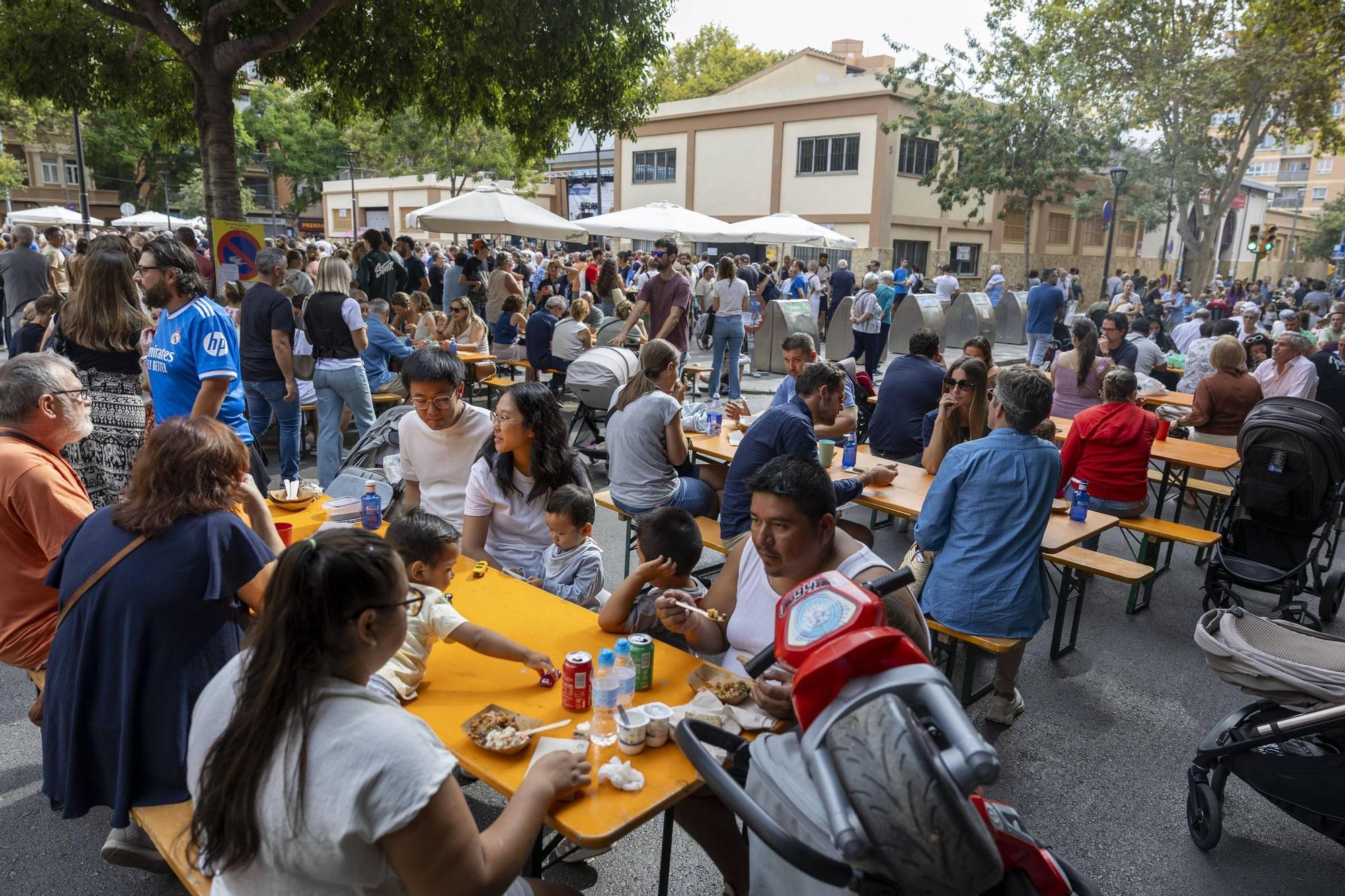 FOTOS | El éxito en la primera Fira del Variat en Palma desborda las previsiones de los restaurantes