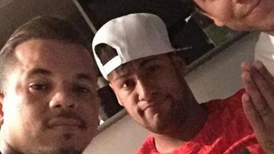 Neymar i les seves galteres.