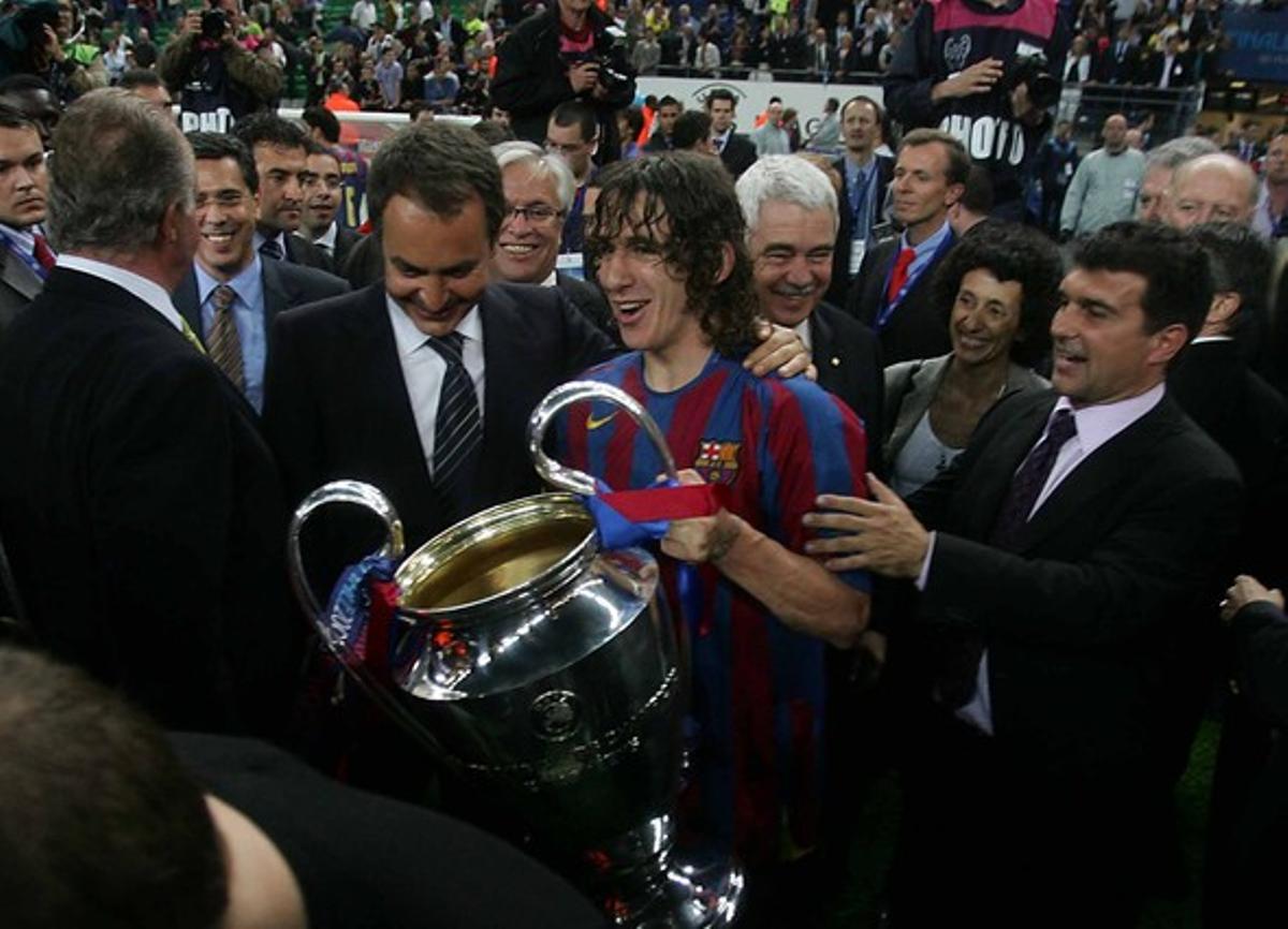 El presidente del gobierno español, un culé más, felicita a Puyol.