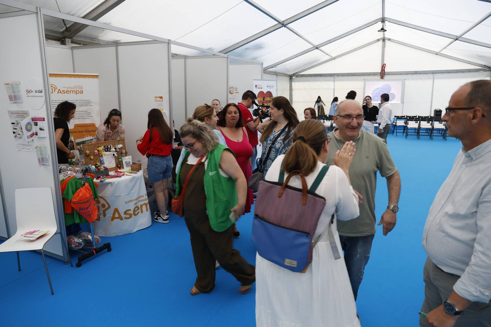 Así fue la feria de la salud del barrio gijonés de Laviada (en imágenes)