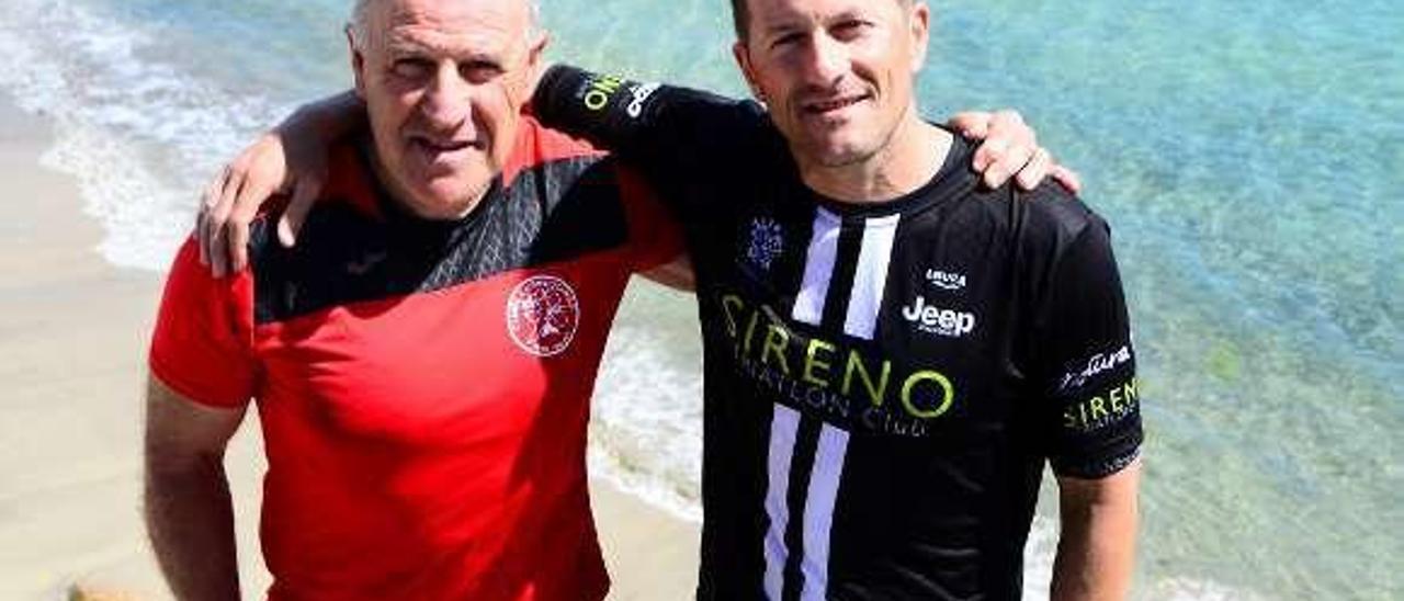 Tito Otero y Guillermo Sotelo en la playa de Rodeira. // Gonzalo Núñez