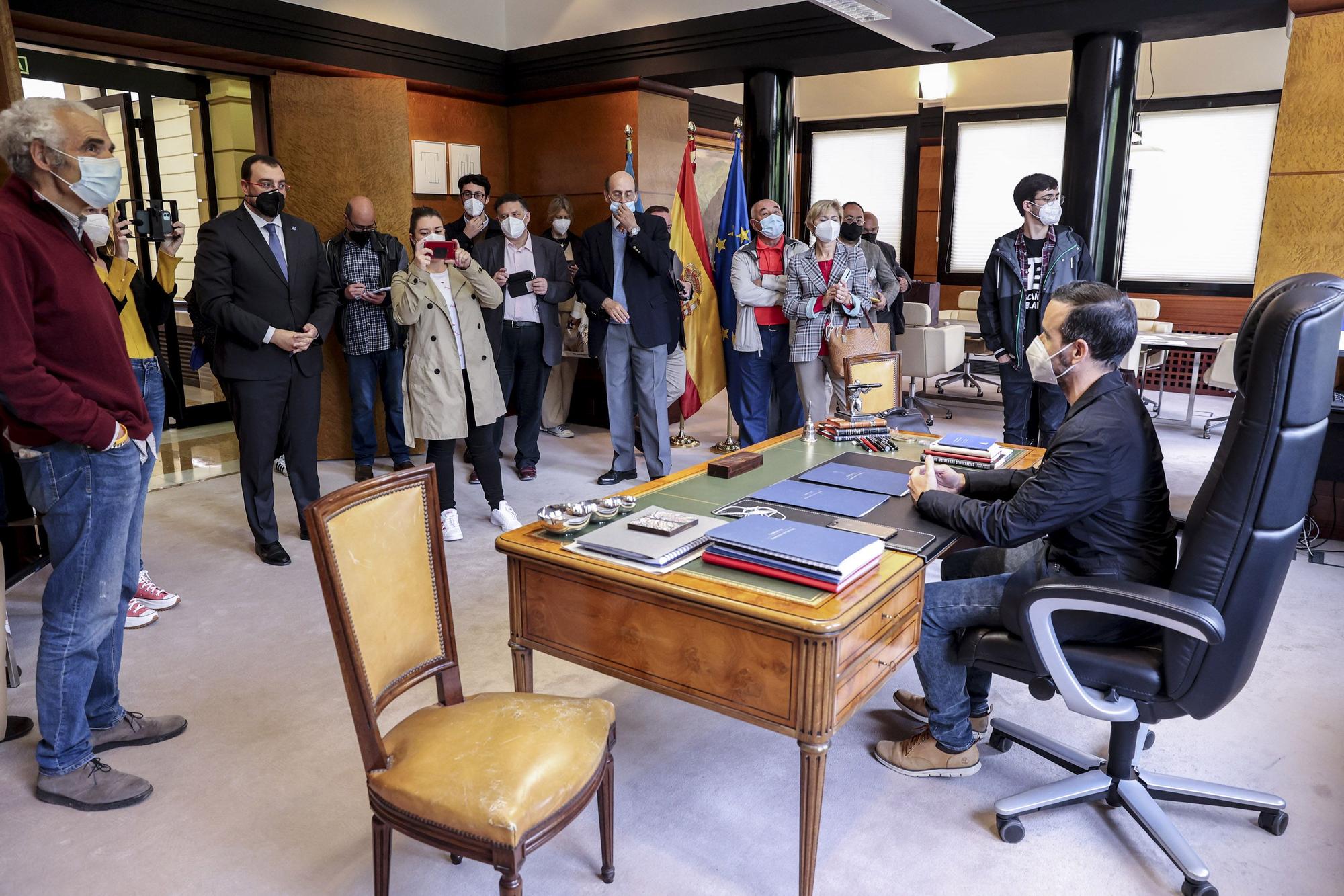 Así fue la visita guiada por Barbón a "la casa" presidencial para los lectores de LA NUEVA ESPAÑA