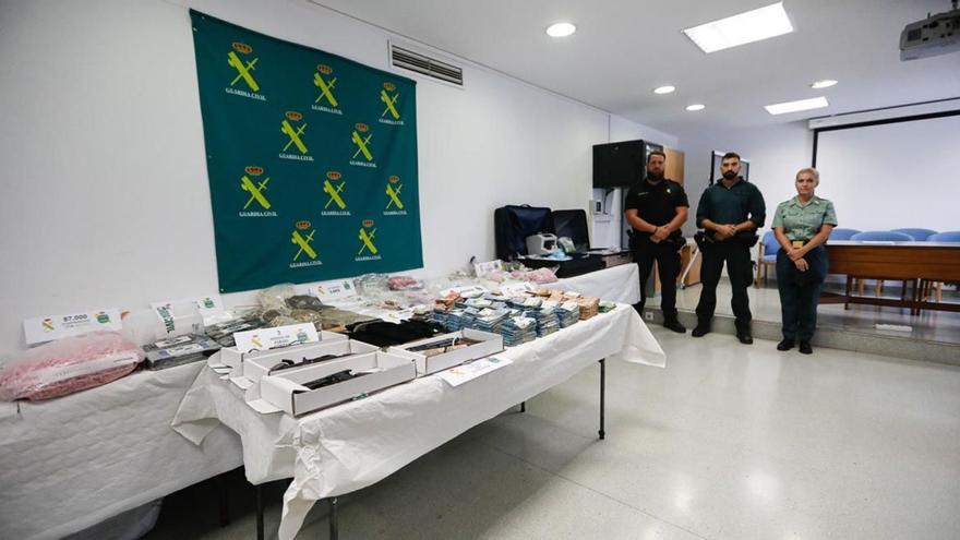 Exposición del material incautado en la operación ‘Via Fora’.