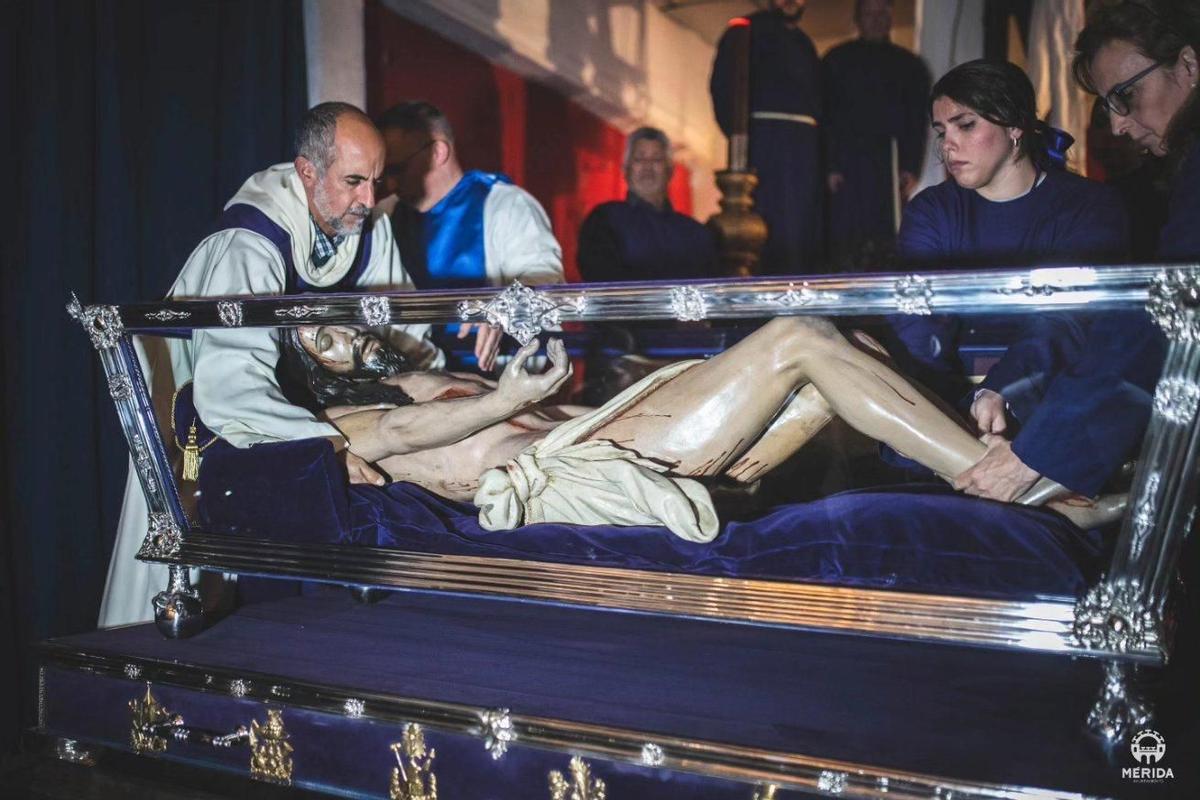 Descendimiento del Cristo del Calvario en 2024.