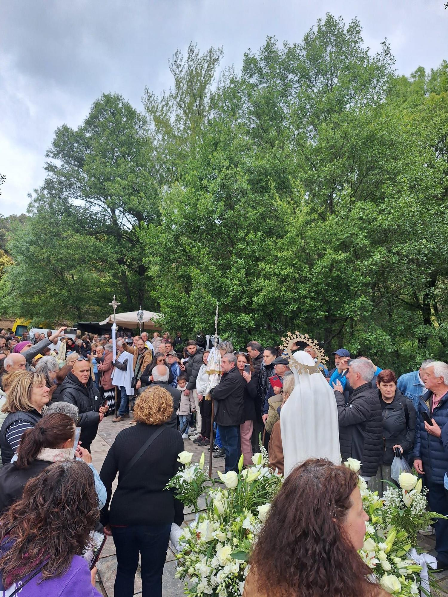 La devoción hispanolusa a la Virgen de Fátima se congrega a la vera del río Manzanas