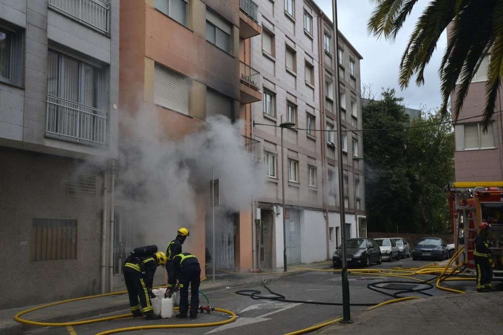 Un incendio obliga a desalojar un edificio