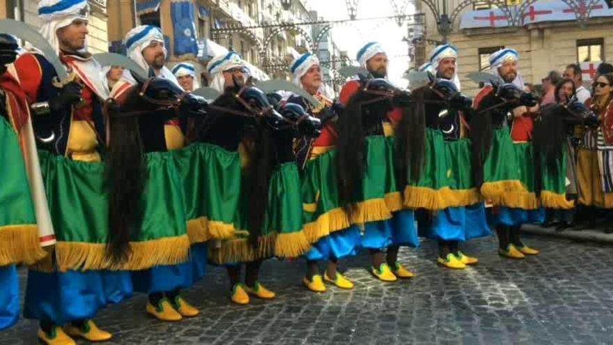 Realistas y Berberiscos protagonizan la Diana dels Cavallets en Alcoy