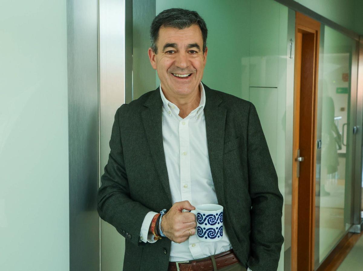 El conselleiro de Educación, Román Rodríguez, en San Caetano.