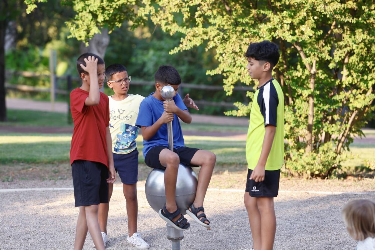 Los niños saharauis disfrutan de la Ciudad de los Niños