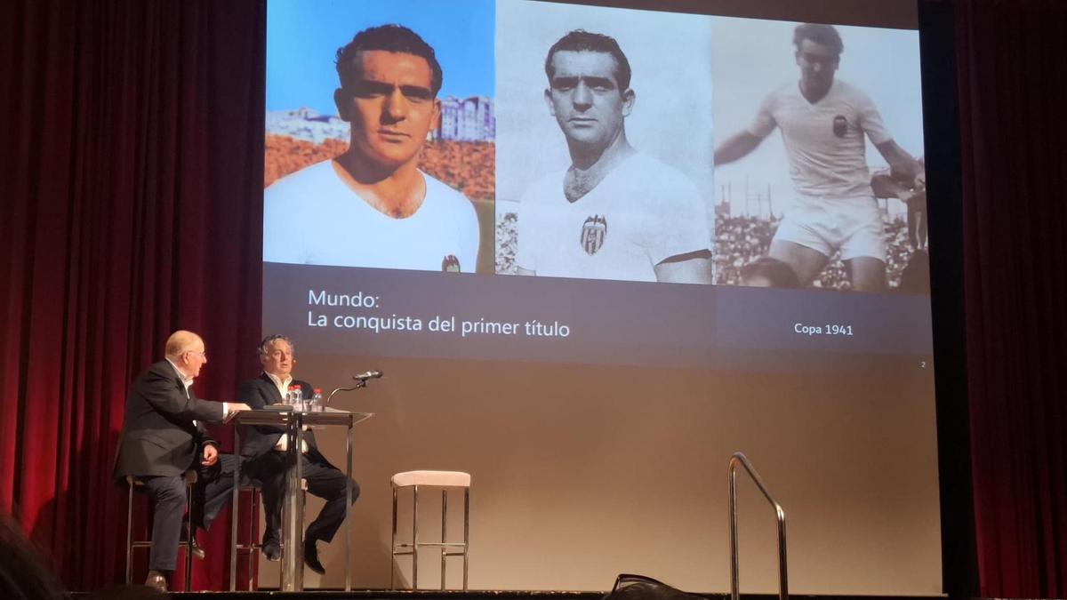 Los goles de Mundo condujeron al Valencia a sus primeros títulos en la década de los 40, cuando era el mejor equipo español