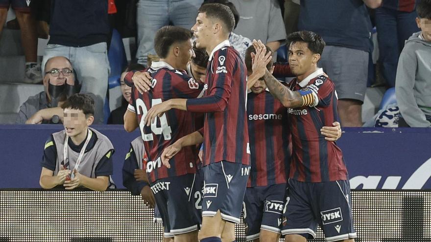 Brugué y Etta Eyong doblegan al Athletic en el partido aplazado por la lluvia