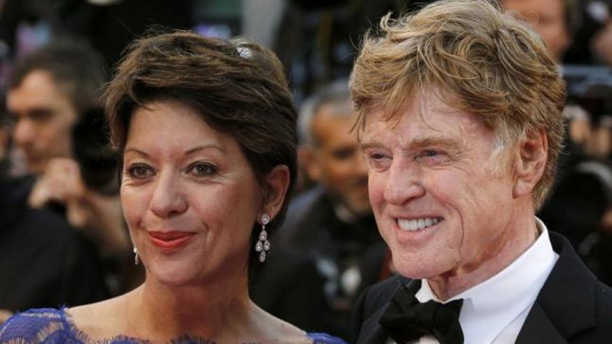 Robert Redford junto a su esposa Sibylle en Cannes.