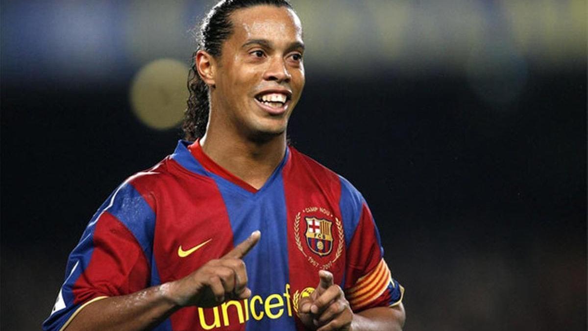 ¡Impresionante la habilidad física de Ronaldinho con 44 años!