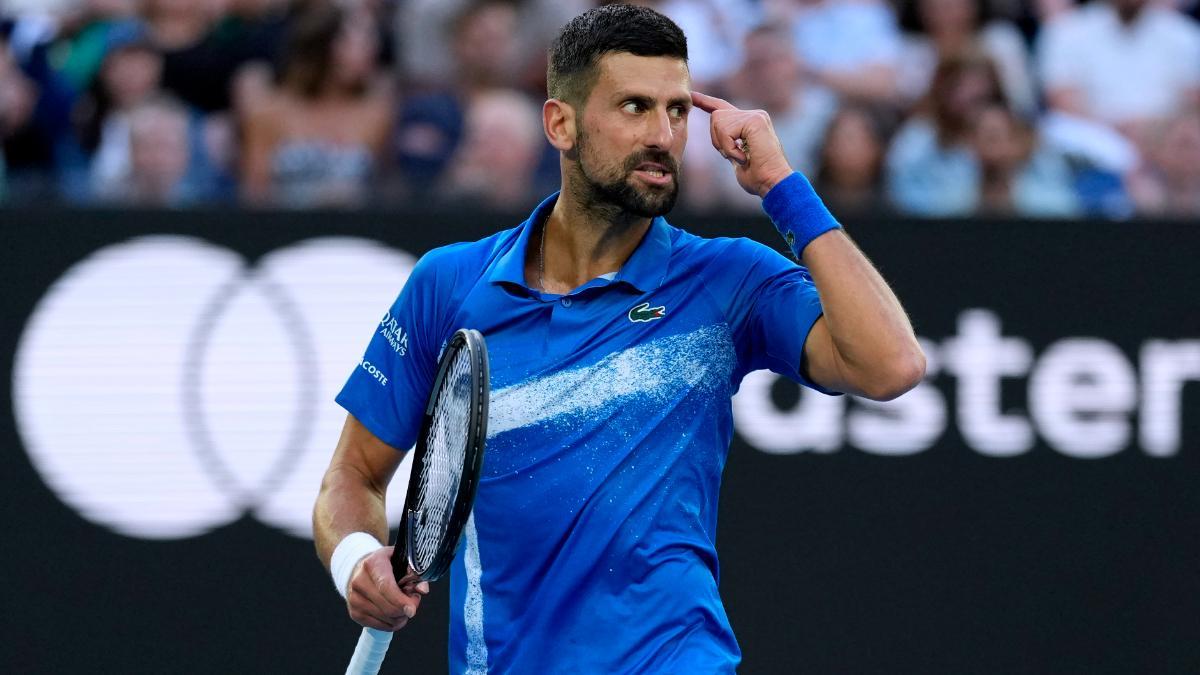Novak Djokovic avanza sin problemas a octavos de final en Australia