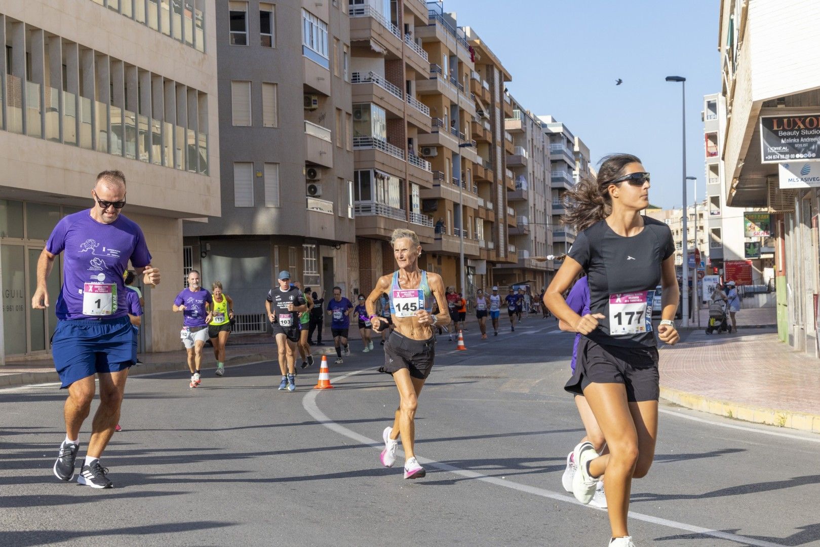 Así fue en imágenes una nueva edición de la carrera solidaria de AFA Torrevieja