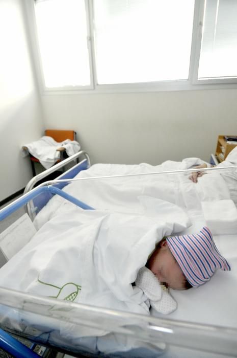 Miguel, primer bebe de 2018 en Mieres