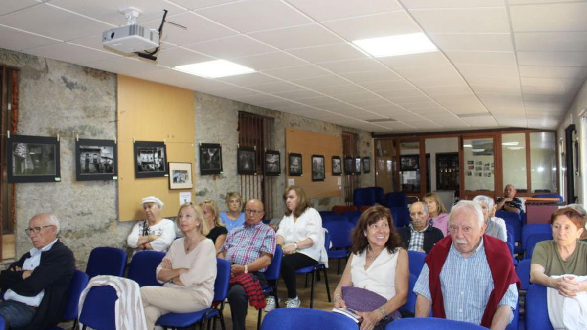 Público asistente a la presentación de la obra. | A. S.