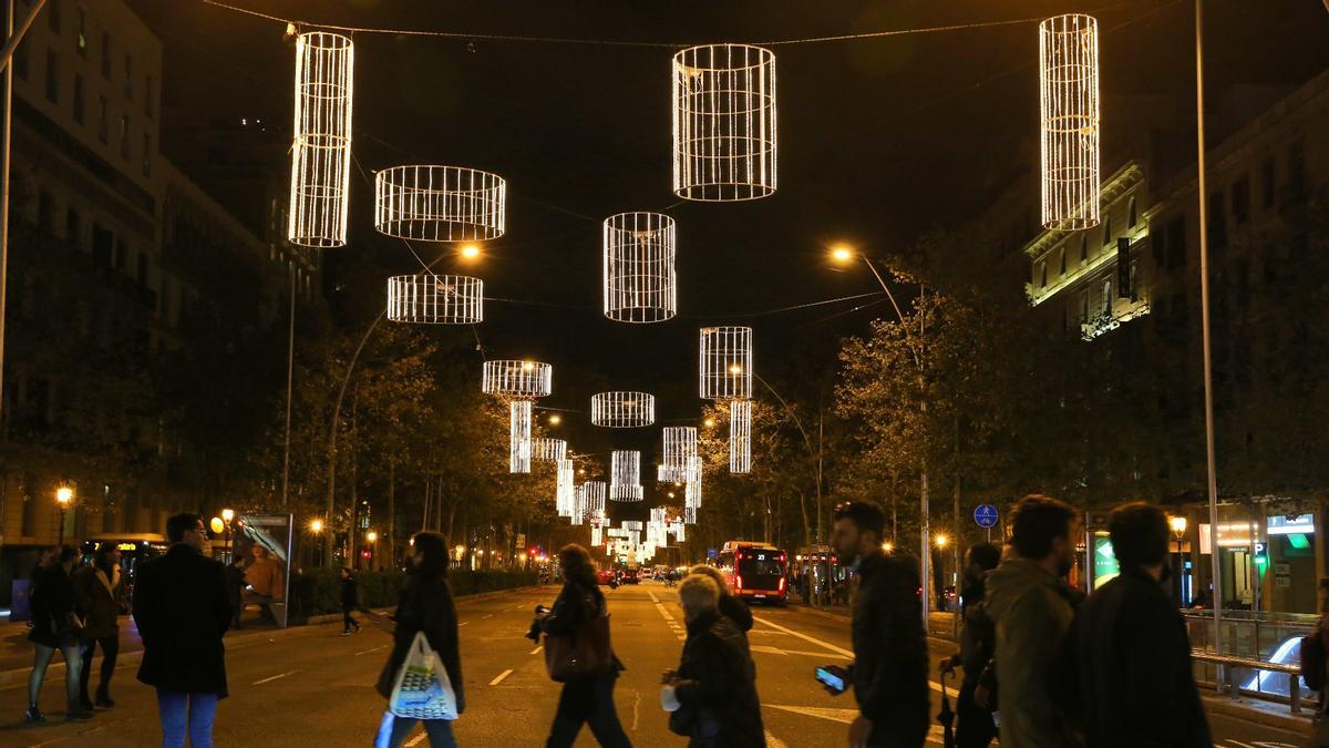 Encesa efímera dels llums de Nadal a Barcelona a 11 dies de la seva estrena