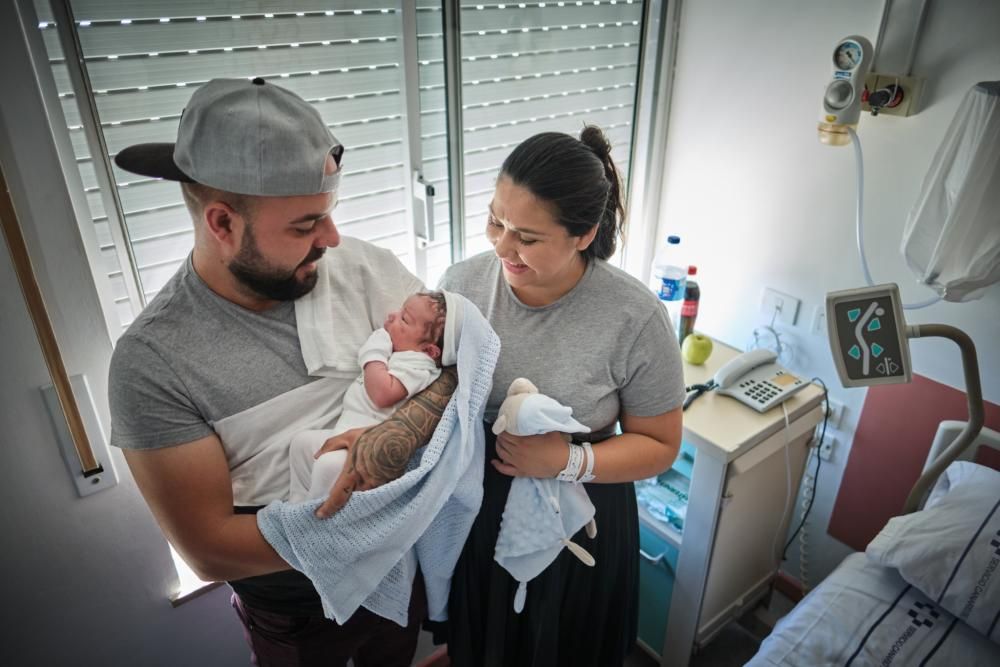 Pedro, el primer niño nacido en 2020 en Tenerife