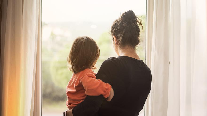 Reconocen a una madre canaria soltera el derecho al doble permiso maternidad