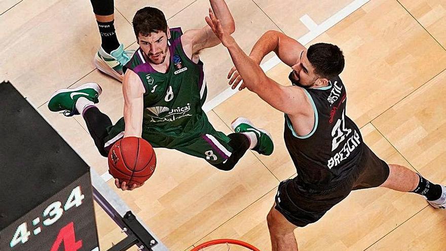 El Unicaja aspira a acabar campeón de grupo.