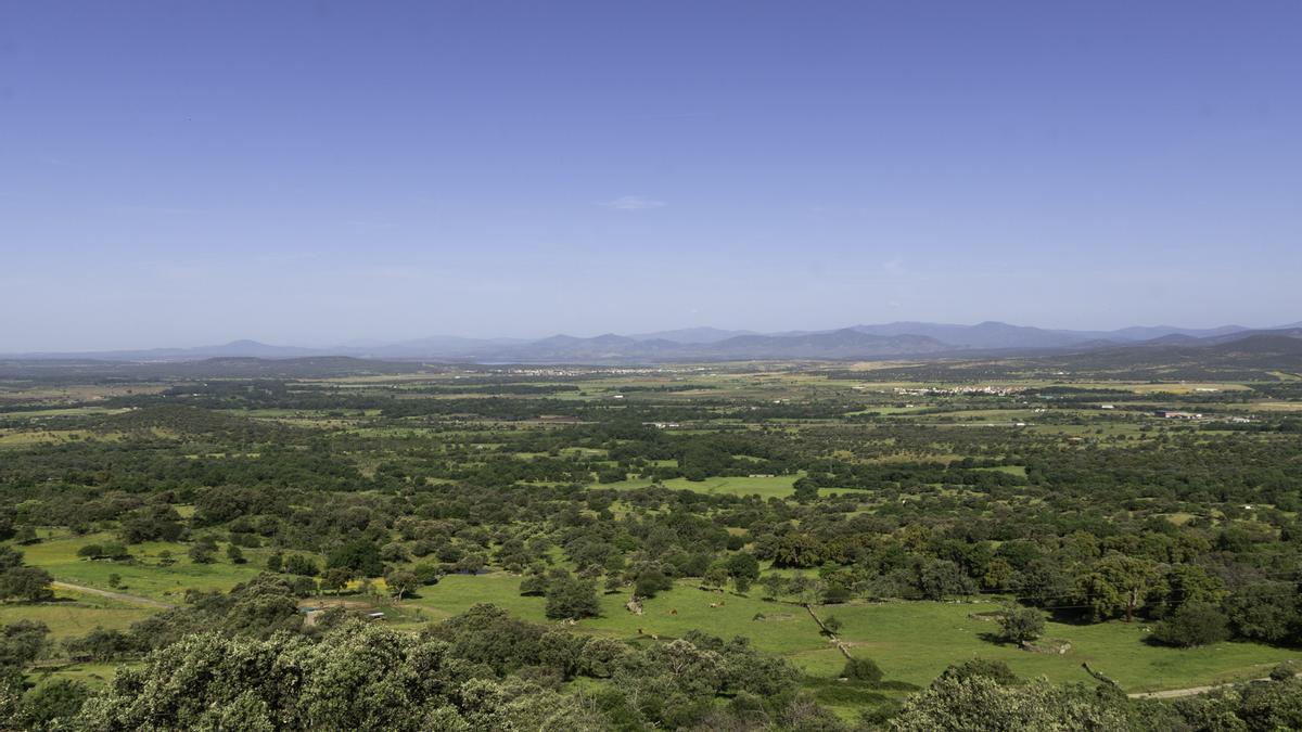 Cielo despejado este lunes en el Valle del Ambroz