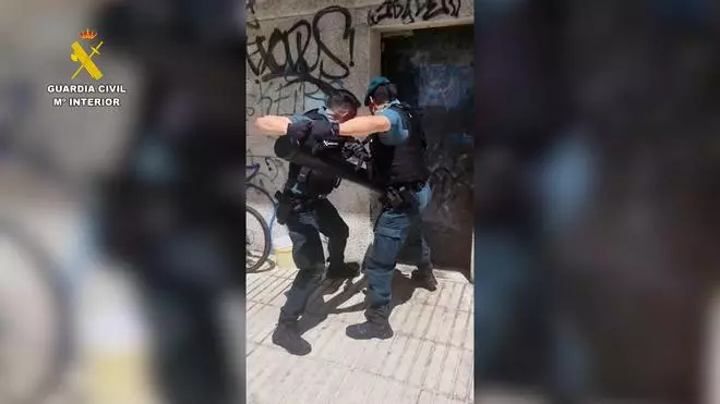La Guardia Civil de Tarragona desmantela una red de trata de seres humanos para su explotación laboral