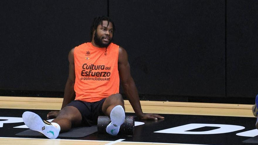 Semi Ojeleye renueva su pasaporte nigeriano y ya no será extracomunitario