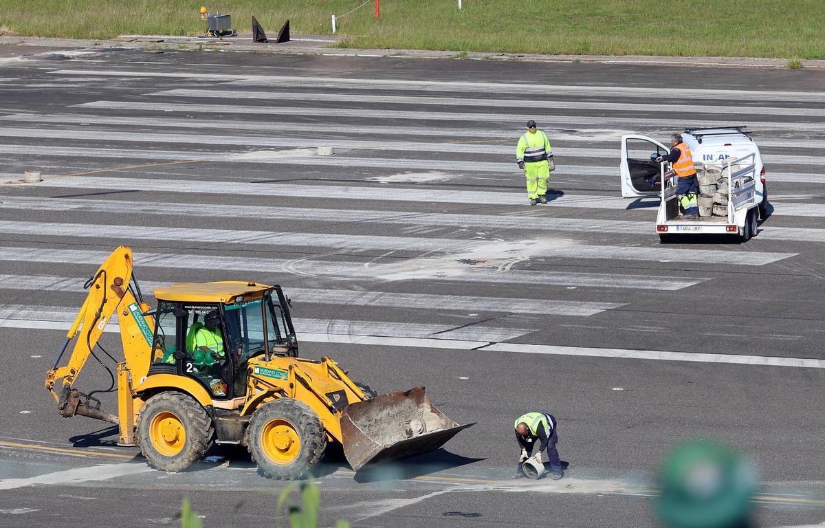 Comienzan las obras en la pista del aeropuerto de Vigo Comienzan las obras en la pista del aeropuerto de Vigo